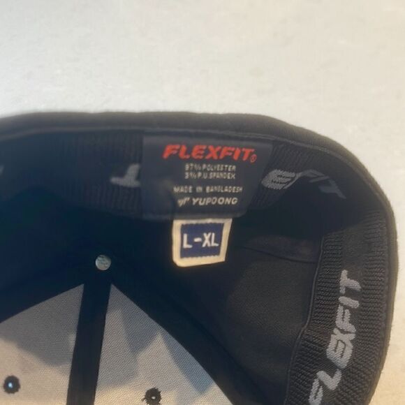 Dagger flex fit men’s hat excellent condition. - Picture 3 of 4